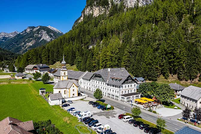 Landhotel Postgut in TWeng im Lungau - Luftaufnahme